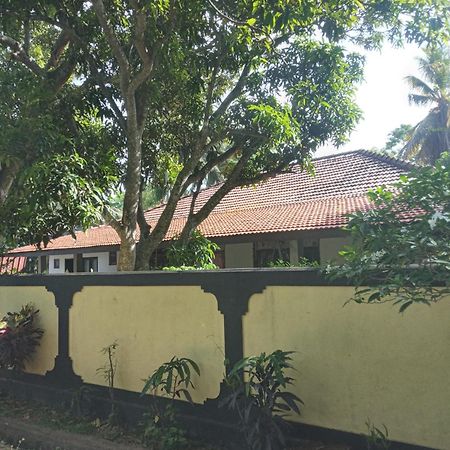 Water Front Home Stay Anuradhapura Exterior photo