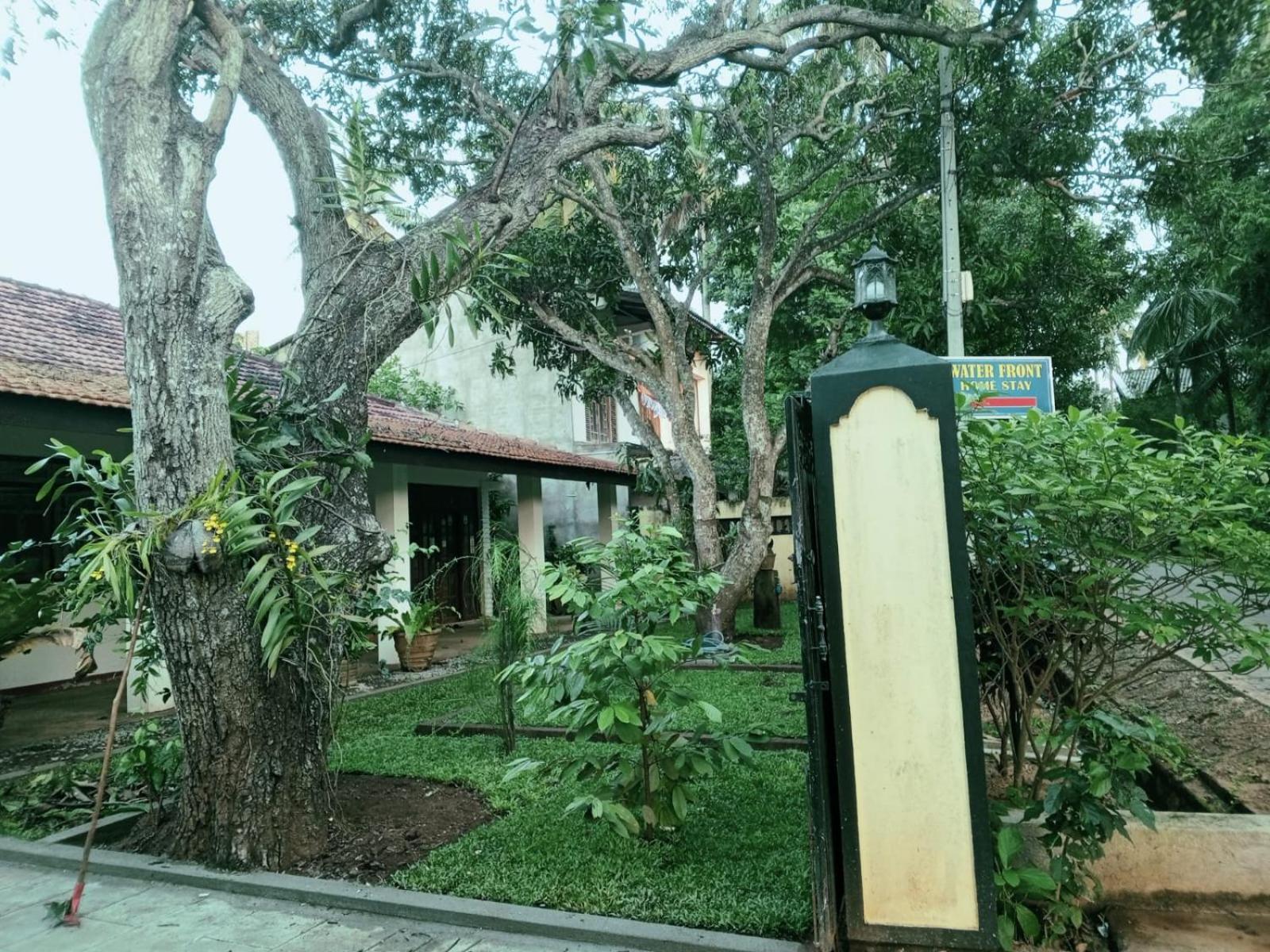 Water Front Home Stay Anuradhapura Exterior photo