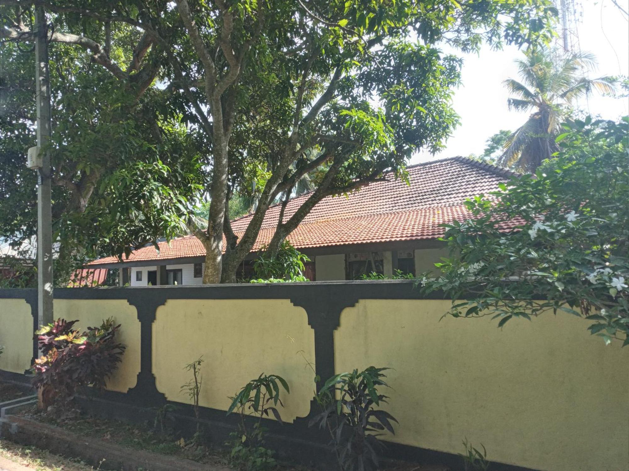 Water Front Home Stay Anuradhapura Exterior photo