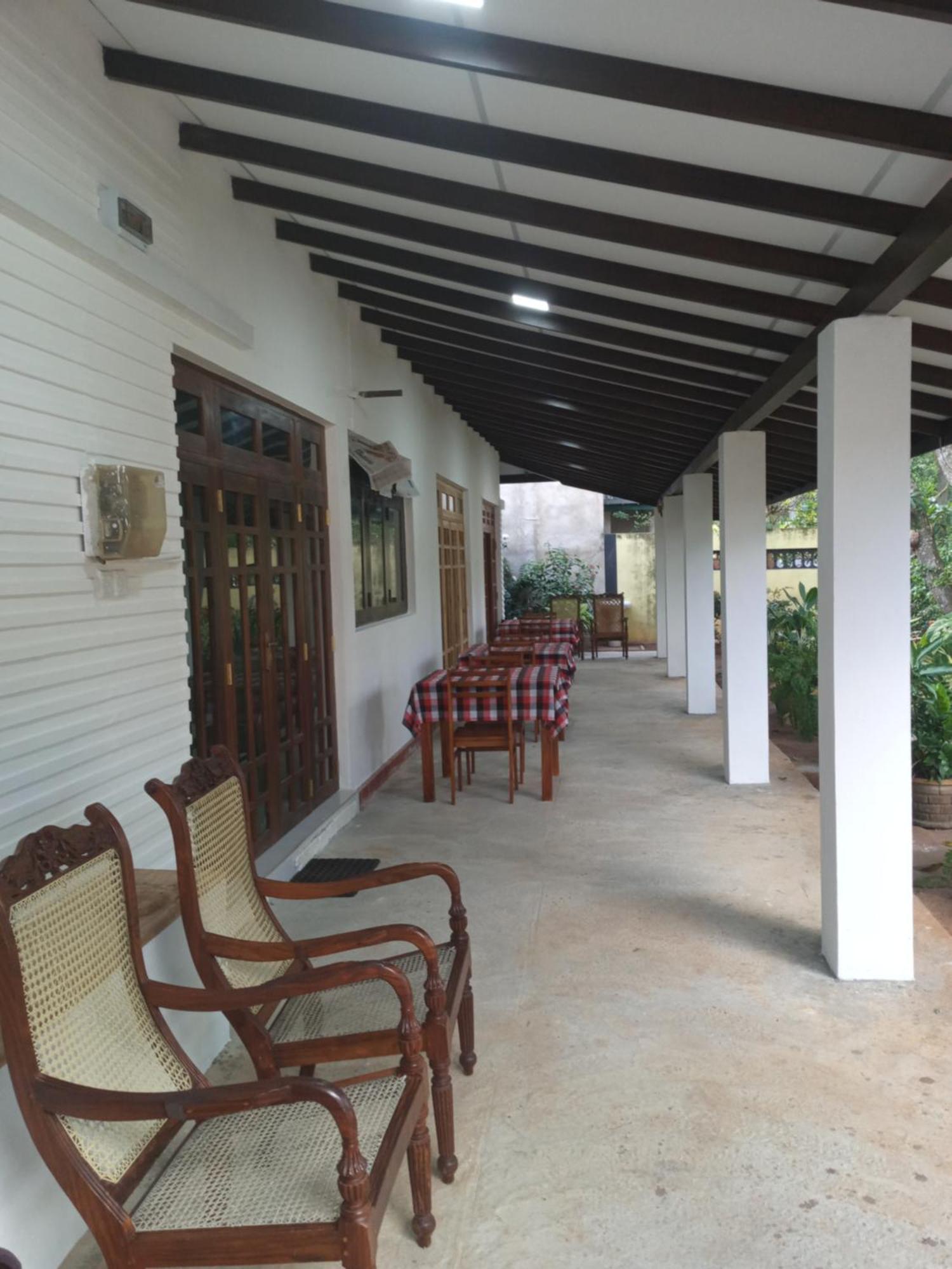 Water Front Home Stay Anuradhapura Exterior photo